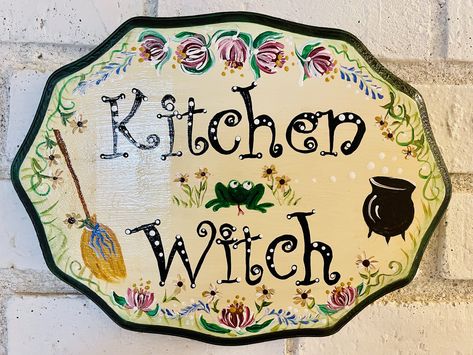 Kitchen Witch Decor Signs, Boho Witchy Kitchen, Kitchen Witch Aesthetic, Witchy Kitchen Aesthetic, Kitchen Witch Decor, Hippie Kitchen, Witchy Kitchen, Witch Signs, Fairy Lanterns