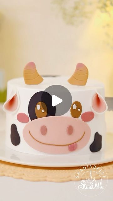 Cow Cake Tutorial, Cute Cow Cake, Cow Cake, Cow Cakes, Tasty Dessert, Spring Cake, Video Inspiration, Cute Cow, Cake Tutorial