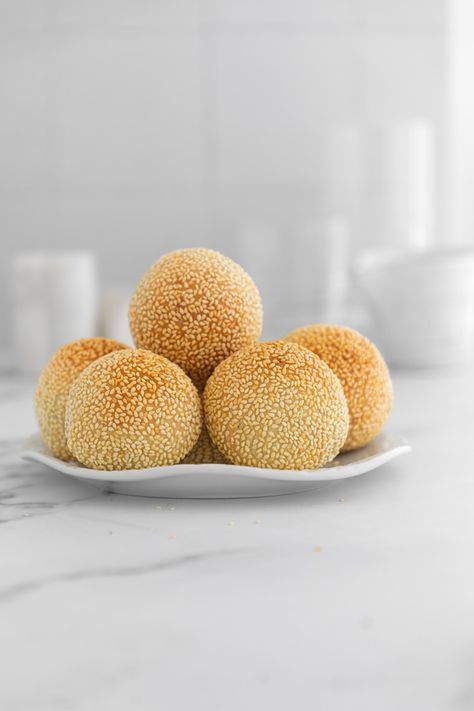 Air Fried Sesame Balls Air Fryer Sesame Balls, Fried Sesame Balls, Air Fryer Recipes Weight Watchers, Seed Balls, Sweet Red Bean, Flour Alternatives, Red Bean Paste, Air Fry Recipes, Balls Recipe