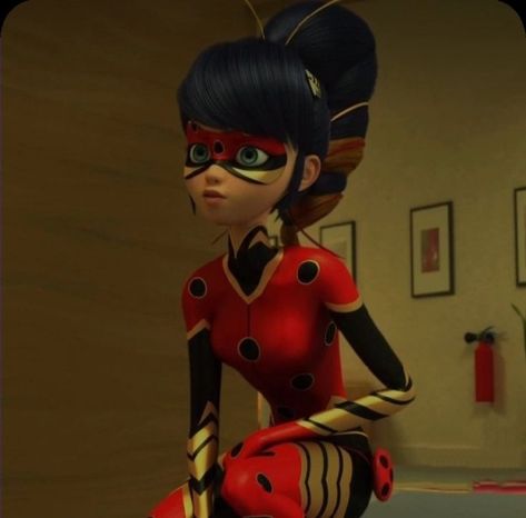 Miraculous Marinette, Ladybug Pv, Chloe Bourgeois, Become A Fashion Designer, She Mask, Marinette And Adrien, Marinette Dupain Cheng, Miraculous Ladybug Movie, Adrien Agreste