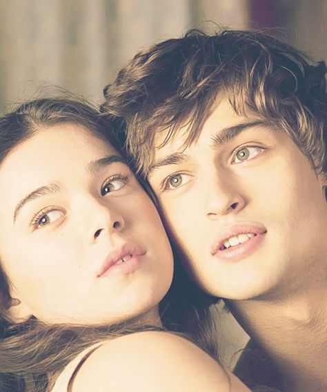 eyes Douglas Booth Romeo, Romeo And Juliet 2013, Romeo And Juliette, Douglas Booth, Romantic Academia, Rowan Blanchard, Romantic Dream, Jonathan Scott, Enrique Iglesias