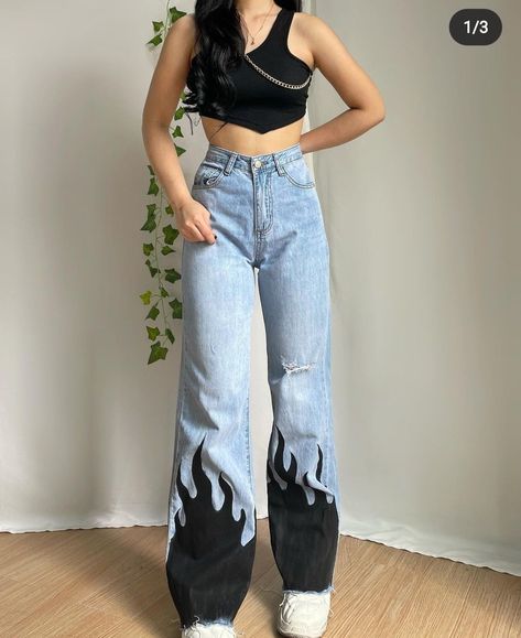 Diy Jean Painting Ideas, Denim Jeans Painting Ideas, Pant Painting Ideas, Denim Painting Jeans, Jeans Painting Ideas Aesthetic, Painting On Pants Ideas, Jeans Painting Ideas, Painted Pants, Custom Jeans Diy