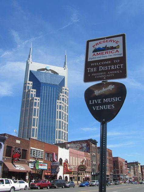 nashville, tennessee....been here already but really want to go again! Batman Building, Tennessee Girls, Visit Nashville, Music City Nashville, Tennessee Travel, East Nashville, 11th Anniversary, Southern Region, East Tennessee