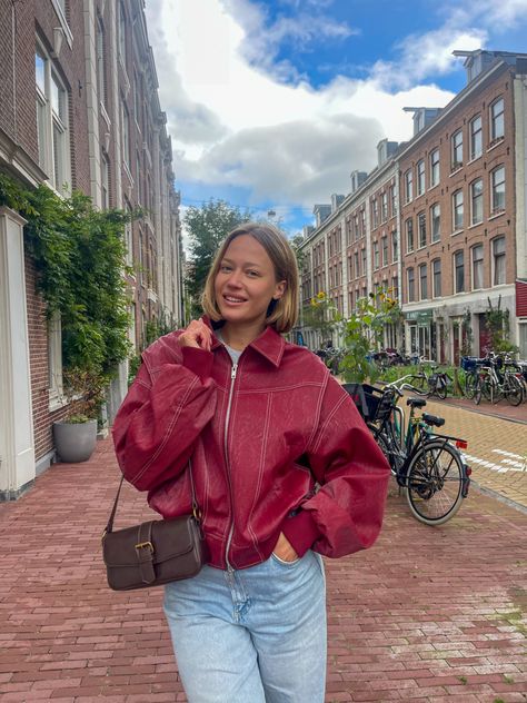 Lente Outfit, Red Jacket Outfit, Hockey Outfits, Spring Coats, Stitch Jacket, Chic Short Hair, Fall Hair Trends, Stylish Work Outfits, Instagram Outfits