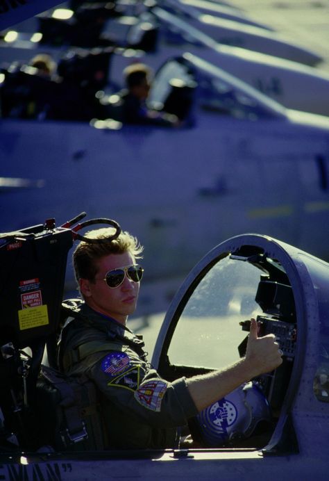 Ice And Maverick, Val Kilmer Aesthetic, Val Kilmer Wallpaper, Val Kilmer 80s, Val Kilmer Batman, Raising Vibration, Tony Scott, Miles Teller, Val Kilmer