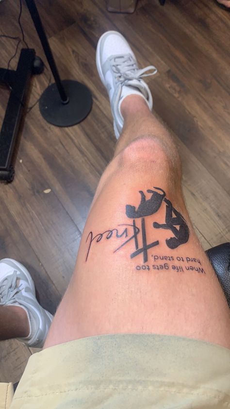 When life gets to hard to stand, Kneel. Christian Knee Tattoo Religious Tattoo, Religious Illustration, Knee Tattoo, Gods Timing, God's Plan, God's Grace, Tattoo Placement, Thigh Tattoo, Art Tattoo