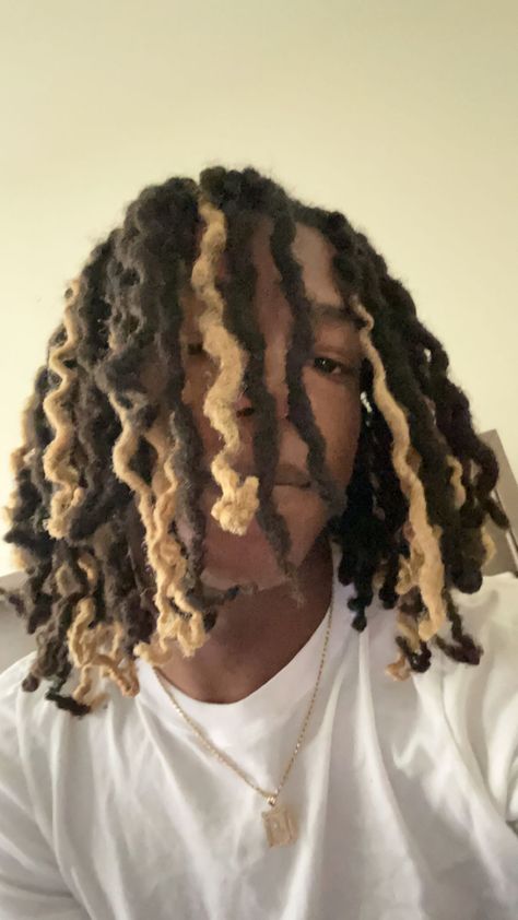 Dyed Dreads, Colored Dreads, Hair Twists Black, Dread Hairstyles For Men, Black Dreads, Blonde Dreads, Dreadlock Hairstyles For Men, Dreadlock Style, Dreads Styles