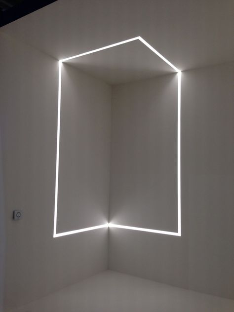 Flos Displays Their Running Magnet light Installation Contemporary Light Fixtures, Custom Blinds, Linear Lighting, Minimalist Interior Design, Luminaire Design, Light Architecture, Light Installation, Lighting Inspiration, Minimalist Decor