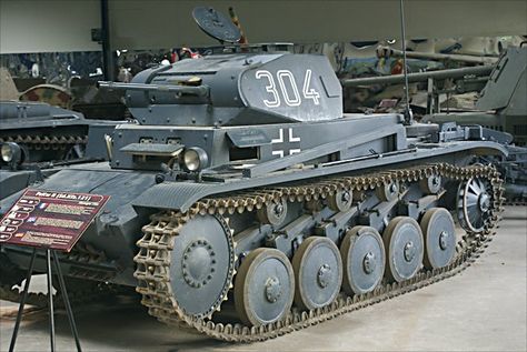 panzer-11-tank German Tank Crew, Panther 2 Tank, Mg 34, Panzer Ii, Tank Armor, German Tanks Ww2, Army Truck, Military Museum, Battle Tank