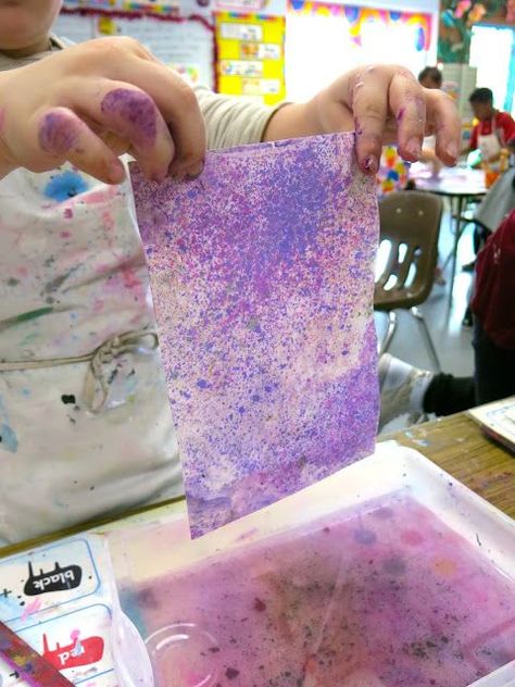 In the Art Room: Chalk Prints and Shaving Cream Marbling | Cassie Stephens | Bloglovin’ Shaving Cream Marbling, Tk Ideas, Messy Monday, Chalk Prints, Science Art Projects, Art Elementary, Adaptive Art, Cassie Stephens, Kindergarten Art Projects