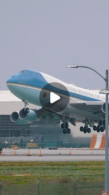 ALBERT BENJAMIN on Instagram: "Air Force One ✈️  . . . . . #boeing747 #boeing #usa #airforce #elpresidente #planespotting #planespotters #airplane #747 #commercial" Boing 747 Airplane, Boeing 2707, Boeing 737-800 Wallpaper, Force One, Boeing 777-300er Air Canada, Boeing B-17 Flying Fortress, Air Force Ones, Boeing 747, Otters