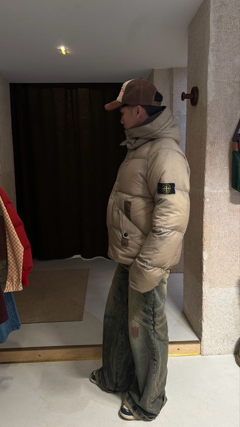 Stone Island Outfit, Puffer Outfit, Mens Inspo, Winter Puffer Jackets, Puffer Jacket Outfit, Island Outfit, Jackets Uk, Guy Fits, Streetwear Aesthetic