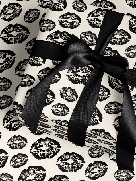 Kiss Wrapping Paper Love Gift Wrap Sexy Wrapping Paper Romantic Gift for Valentines Day Wrapping Paper Lips Gift Wrap Bachelorette Gift Wrap - Etsy Birthday Wrapping Aesthetic, Goth Wrapping Ideas, Goth Gift Wrapping Ideas, Wrapping Paper Aesthetic, Aesthetic Gift Wrapping, Valentine Gift Wrapping, Valentines Day Gift Wrapping, Paper Lips, Unique Wrapping Ideas