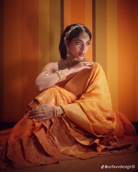 Sindh Culture, Sobhita Dhulipala, Ponniyin Selvan, South Asian Aesthetic, Just Be Yourself, Indian Princess, Pakistani Style, Royalty Aesthetic, Saree Poses