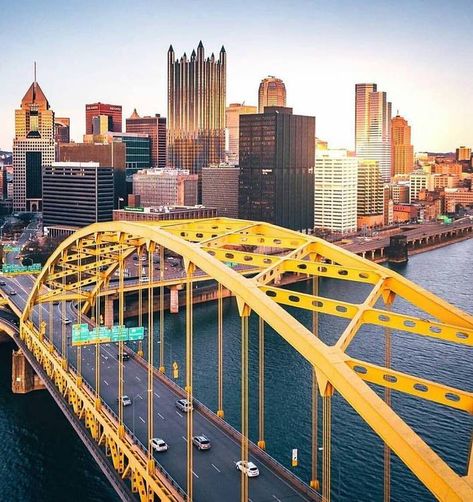 Pittsburgh Skyline Painting, Pittsburgh Painting, Pitt Aesthetic, Pittsburgh Pictures, Pittsburgh Aesthetic, Pittsburgh Travel, Primanti Brothers, Pittsburgh Bridges, Pittsburgh Tattoo