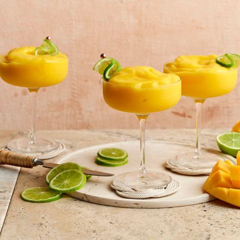 Mango Daiquiri Recipe, Mango Daiquiri, Recipes For Entertaining, Mango Rum, Daiquiri Recipe, Daiquiri Cocktail, Entertaining At Home, Sausage Roll, Orange Cocktails