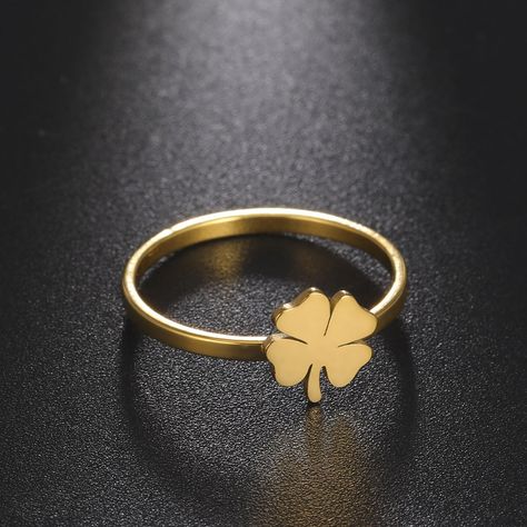 Flower Couple, Simplistic Jewelry, Jewellery Simple, Clover Pattern, Clover Ring, Rings Collection, Bangles Design, Gold Wedding Jewelry, Gold Rings Fashion