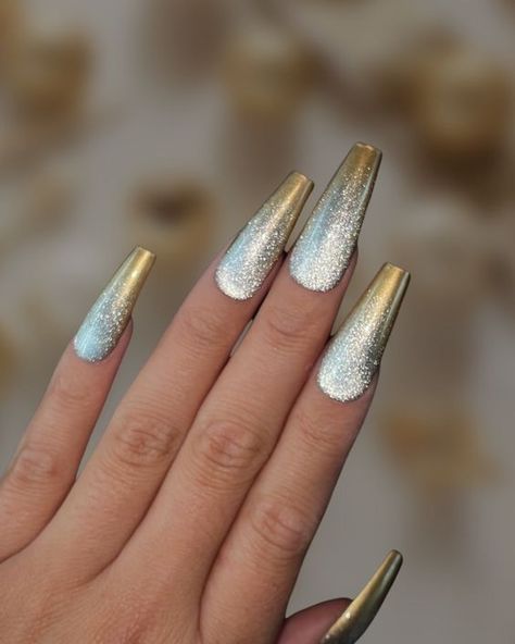 21 Stunning Silver & Gold Holiday Nails This Winter 2024! Silver And Gold Ombre Nails, Gold Chrome Ombre Nails, Silver And Gold Chrome Nails, Silver Nails Coffin, Chrome Sparkle Nails, Silver And Gold Nail Designs, Gold And Silver Nail Designs, Winter Nails Gold, Aurora Chrome Nails