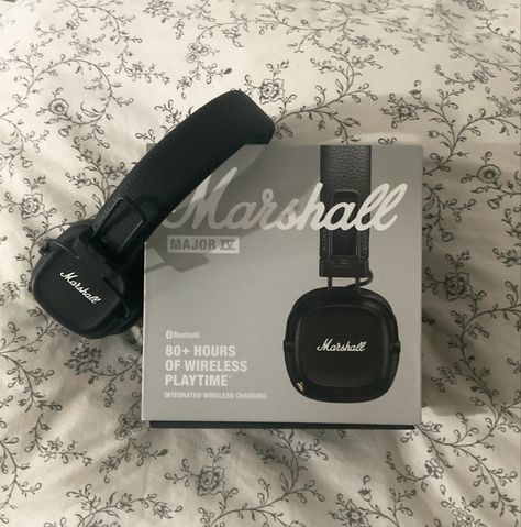 Headphones
Aesthetic 
Marshall headphones Marshall Headphones, New Headphones, Girl With Headphones, Photography Aesthetic, Black Headphones, Photo Dump, Xbox, Vision Board, Headphones