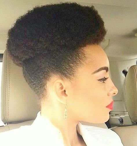 The Most Inspiring Short Natural 4C Hairstyles For Black Women Protective Hairstyles For Short Natural, Hairstyles For Short Natural Hair, Big Chop Hairstyles, Cabello Afro Natural, Natural Afro, Afrikaanse Mode, Natural Afro Hairstyles, Natural Hair Twists, Pelo Afro