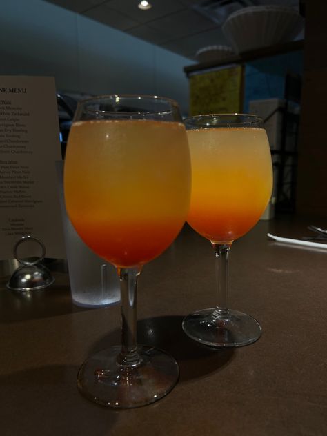 Mimosas Aesthetic, Mimosa Aesthetic, Brunch Aesthetic, Mimosa Cocktail, Dinner Night, Soft Life, Ig Post, Post Ideas, Fun Cocktails