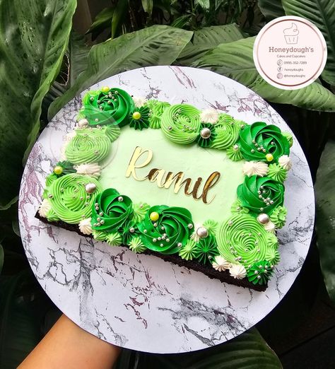 Pastel Rectangular, Green Birthday Cakes, Pirate Ship Cakes, Donut Ideas, Green Birthday, Cookie Cakes, Sheet Cakes, Butterfly Cakes, Pretty Birthday Cakes