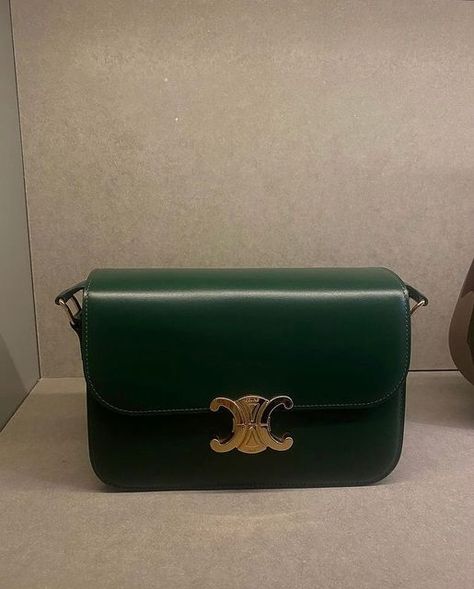 Celine Green Bag, Triomphe Bag, Celine Triomphe, Bag Green, Bags Logo, Celine Bag, Casual Chic Style, Green Bag, Fashion Inspiration