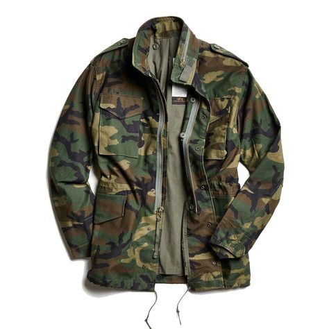 A Guide to Fall's Finest Field Coats Photos | GQ M65 Field Jacket, Military Jacket Green, Field Coat, Camouflage Jacket, Camo Fashion, Army Green Jacket, Army Fashion, Military Coat, Men's Jackets