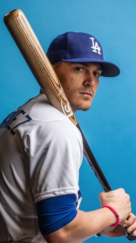 Kiké Hernandez- LA Dodgers Kiki Hernandez Dodgers, Kiké Hernandez Dodgers, Kiké Hernandez Wallpaper, Kiki Hernandez, Kiké Hernandez, Baseball Photoshoot, Baseball Senior Pictures, Dodgers Nation, La Dodgers Baseball