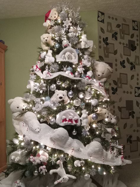 2022 tree. 93 polar bears enjoying winter fun. Bear Christmas Tree Ideas, Polar Bear Christmas Tree Ideas, Polar Bear Christmas Tree, Bear Christmas Tree, Polar Bear Christmas, Enjoy Winter, Tree Decorating, Bear Christmas, Christmas Tree Ideas