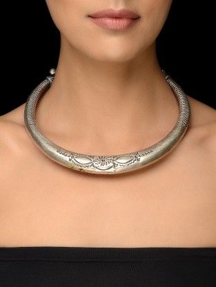 Vintage Silver Hasli Hmong Earrings, Rajput Jewellery, Hasli Necklace, Contemporary Silver Jewelry, Silver Bracelet Designs, Global Desi, Jewlery Necklace, Modern Silver Jewelry, Womens Silver Jewelry