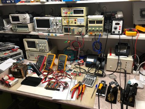 Electronics Workspace, Electronics Lab Workbenches, Laboratory Design, Home Lab, Electronic Workbench, Electronics Workshop, Lab Tech, Electronic Shop, Electrical Projects