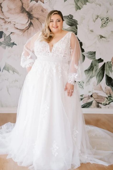 Plus Size Lace Long Sleeve Wedding Dress Plus Size Boho Wedding Dress Long Sleeve, Plus Size Boho Wedding Dress, Flowery Wedding Dress, Lace Long Sleeve Wedding Dress, Wedding Dress Shapes, Beaded Wedding Dresses, Plus Wedding Dresses, Girls Bridesmaid Dresses, Popular Wedding Dresses