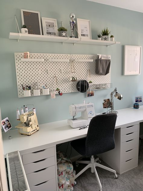 Craft Room Set Up Ideas Work Spaces, Office Sewing Room Combo, Craft Room Bedroom Combo, Small Office Craft Room Combo, Spare Bedroom Ideas Multi Purpose Office, Home Office And Craft Room Combo, Home Office Craft Room Combo, Office And Closet Combo Room, Home Office And Craft Room