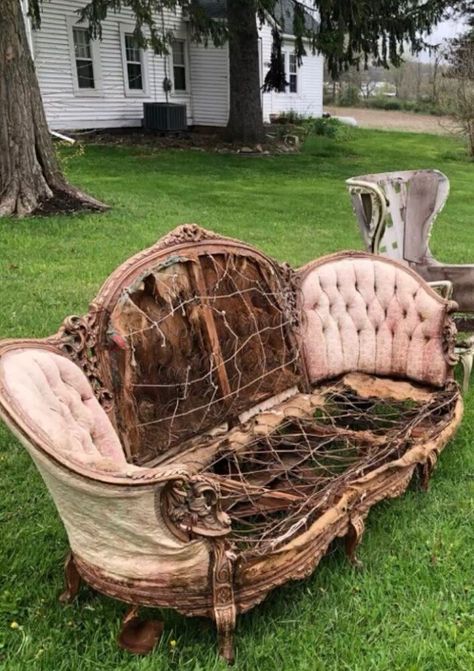 Garden Couch, Buying A Manufactured Home, Victorian Couch, Antique Couch, Couch Makeover, Victorian Sofa, Vintage Couch, French Sofa, Cinderella Story