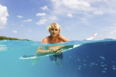 Jack Robinson, Surfer Kids, Swimming Photography, Surfer Lifestyle, Surf Style Clothes, Swimming Party Ideas, Surfer Boys, Ocean Air, Surfer Style