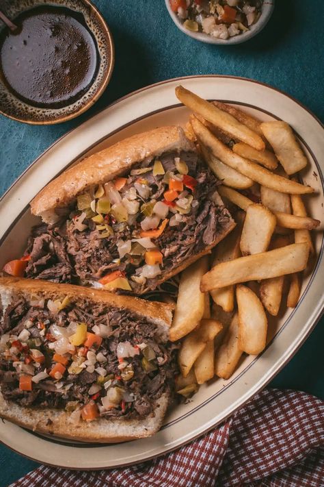 Chicago Style Italian Beef Sandwich Recipe - Gimme From Scratch Chicago Beef Sandwich, Chicago Style Italian Beef, Chicago Beef, Chicago Italian Beef, Italian Spice, Italian Beef Sandwich, Italian Beef Recipes, Beef Sandwich Recipes, Italian Beef Sandwiches