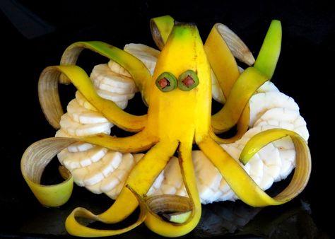 ItalyPaul - Art In Fruit & Vegetable Carving Lessons: How to Make Banana Decoration | Banana Art | Fruit Carving Banana Garnishes | Party Garnishing | Vegetable and Fruit Carving Free Lessons © Original works The Art of ItalyPaul Carving Banana Decoration, Vegetable Animals, Deco Fruit, Veggie Art, Fruit Sculptures, Fruit Carvings, Fruit Creations, Fruit Animals, Decorações Com Comidas