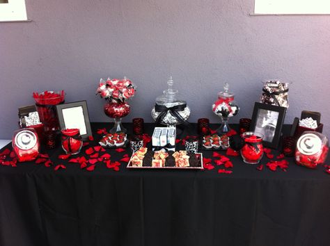 Red and Black candy buffet Black Candy Table, Recipes Using Cream, Black Candy Buffet, Red Candy Buffet, Candy Table Ideas, Healthy Easy Dinner Recipes, Healthy Easy Dinner, Casino Royale Theme, Candy Buffet Wedding