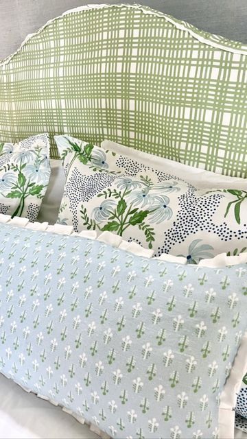 Preppy Green Room, Blue And Green Bedrooms, Stripe Roman Shade, Green And Blue Bedroom, Navy Bedroom, Dorm Headboard, Nantucket Style Homes, Navy Bedrooms, Danika Herrick