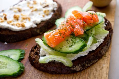 Creamy Goat Cheese and Cucumber Sandwich by Martha Rose Shulman Abdoogh Khiar, Cucumber Sandwiches Recipes, Smoked Salmon Sandwich, Cucumber Sandwich, Cheese Sandwich Recipe, Cucumber Soup, Dutch Baby Recipe, Salmon Sandwich, Creamy Goat Cheese