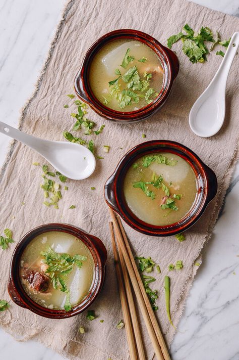 Simple Oxtail Soup, by thewoksoflife.com @thewoksoflife Winter Melon Soup, Pork Bone Soup, Chinese Soup Recipes, Oxtail Soup, Wok Of Life, Woks Of Life, The Woks Of Life, Light Soups, Pork Soup