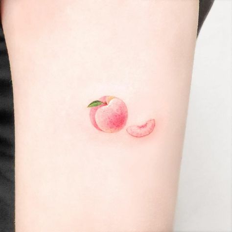 Peach Tattoo Ideas, Peach Tattoos, Fuzzy Peach, Tattoo Ink Colors, Small Lotus Tattoo, Peach Tattoo, Fruit Tattoo, Tattoo On Hand, Food Tattoos