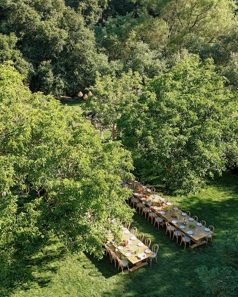 A Romantic Summer Soirée Wedding in California Outdoor Estate Wedding, Natural Wedding Venues, So Cal Wedding Venues, California Backyard Wedding, Field Wedding Reception, Garden Wedding California, Sun Valley Wedding, Wedding Venues California, Northern California Wedding Venues