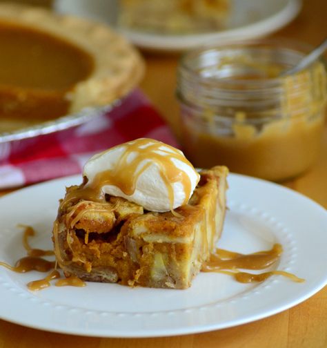 Turn leftover slices of pumpkin pie into a Thanksgiving-worth dessert with this delicious and easy Leftover Pumpkin Pie Bread Pudding. Leftover Pumpkin Pie Filling, Pumpkin Pie Bread, Leftover Pumpkin Pie, Pumpkin Pie Pancakes, Pudding Bread, Pudding Cakes, Leftover Pie, Pumpkin Pie Ice Cream, Bread Puddings