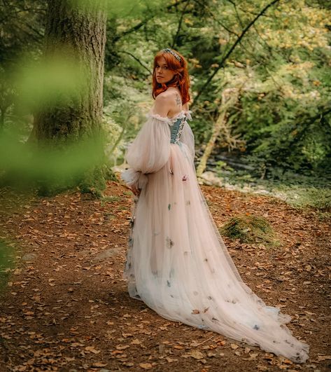 Fantasy gown worn in woodland setting. Fairy / elf queen Fiary Wedding Dress, Cottagecorr Wedding Dress, Woodland Theme Wedding Dress, Elven Queen Wedding Dress, Mystical Wedding Dress Fantasy Fairytale, Fairycore Aesthetic Wedding, Fairy Tale Bridesmaid Dress, Fae Inspired Wedding Dress, Elven Wedding Dress Fairy