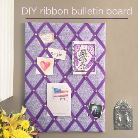 DIY Ribbon Bulletin Board: Easy Tutorial Wall Covering Ideas Diy, Memory Board Diy, Ribbon Bulletin Board, Bulletin Board Makeover, Cork Board Projects, Cork Board Ideas, Wall Covering Ideas, Fabric Covered Bulletin Board, Kids Desk Organization