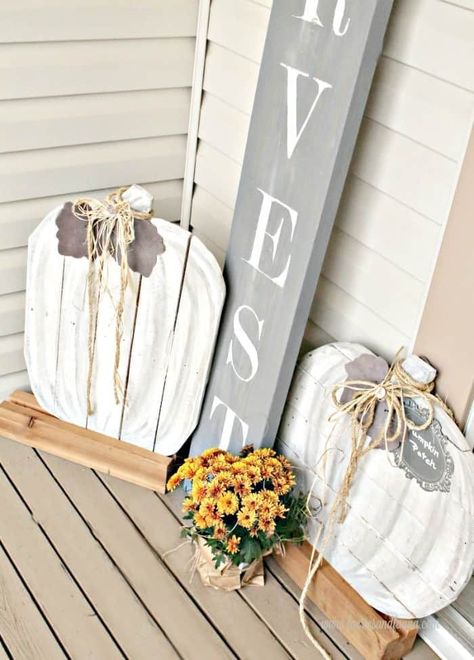 Decorate your home for the fall with fun and budget-friendly decor! These DIY wooden pumpkins make a great touch to any fall decor and you get to make it your own! No more overpaying for wooden pumpkin decor, let’s create our own! #runtoradiance #fall #halloween #pumpkins #decor #diydecor #homedecor #crafts #manteldecor Pumpkin Porch Decorations, Neutral Pallet, Pallet Pumpkin, Fall Yard Decor, Fall Wood Crafts, Porch Pumpkins, Halloween Front Porch Decor, Neutral Fall Decor, Easy Fall Crafts