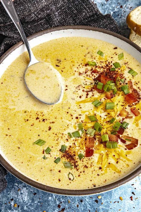 Beer Cheese Soup - Chili Pepper Madness Beer And Cheese Soup, Easy Beer Cheese Soup, Wisconsin Beer Cheese Soup, Meals To Make For Dinner, Beer Cheese Soup Recipes, Spicy Food Recipes, Beer Cheese Soup, Chicken Soup Recipes Easy, Cheese Soup Recipe