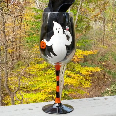 Ghost Halloween hand painted wine glass. by GlassesbyJoAnne Wine Glass Painting Ideas, Glass Painting Ideas, Halloween Wine Glasses, Wine Glass Painting, Halloween Glasses, Diy Glasses, Wine Bottle Glasses, Bored Art, Wine Glass Designs